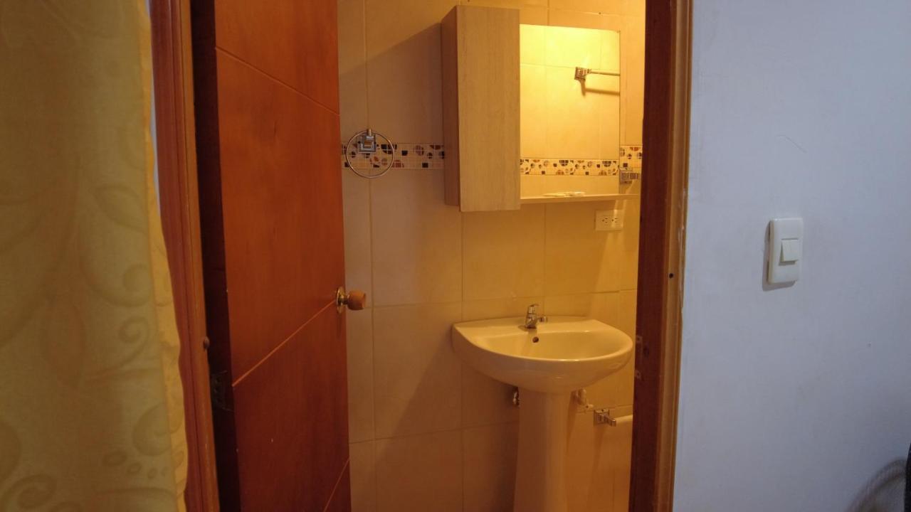 מדיין Noras Homestay Laureles מראה חיצוני תמונה