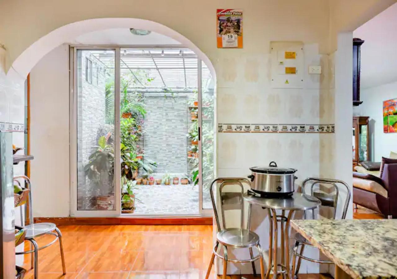 מדיין Noras Homestay Laureles מראה חיצוני תמונה