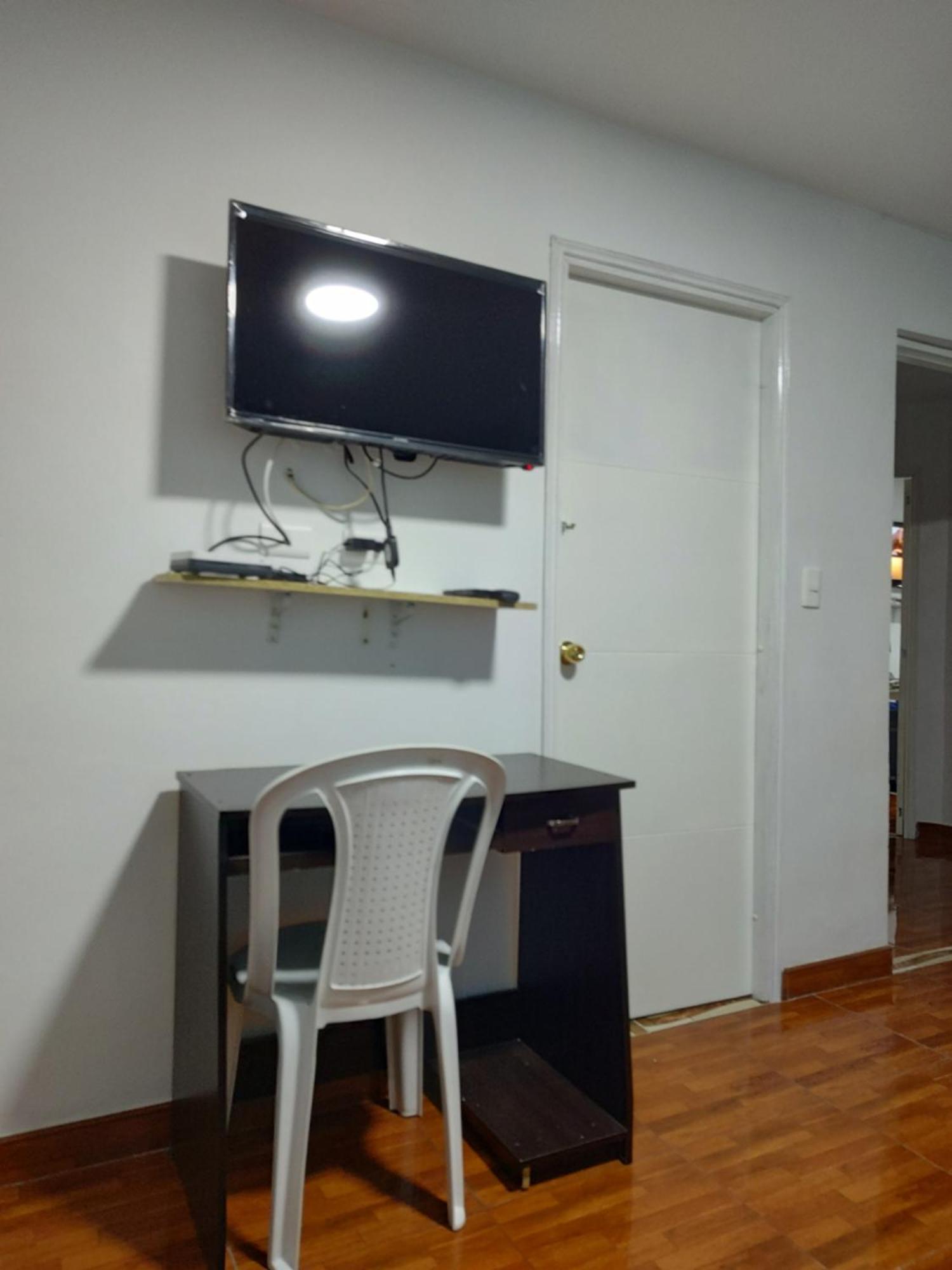מדיין Noras Homestay Laureles מראה חיצוני תמונה